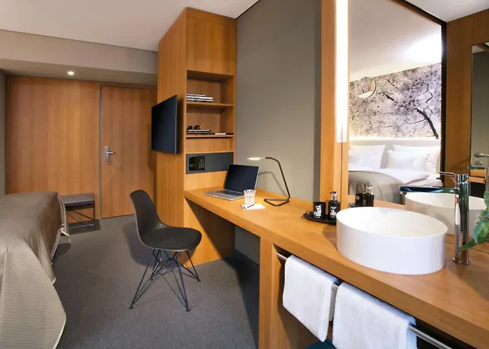 Me And Dusseldorf, By Hyatt 4* Düsseldorf