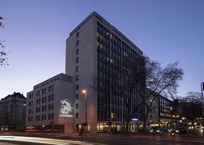 Hotel Me And Dusseldorf, By Hyatt 4*
