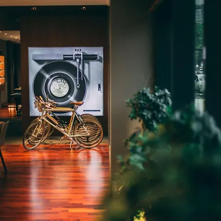 Hotel Me And Dusseldorf, By Hyatt Düsseldorf