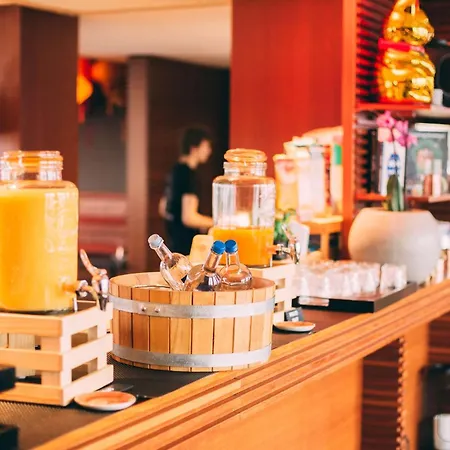 Me And Dusseldorf, By Hyatt 4*