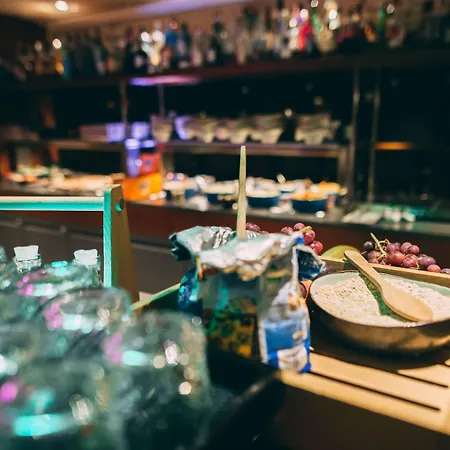 Me And Dusseldorf, By Hyatt Düsseldorf