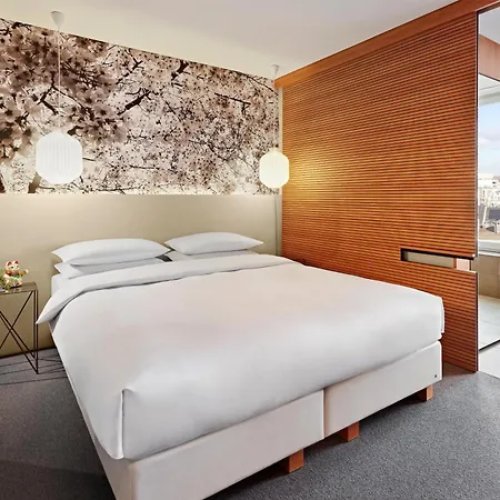 Me And Dusseldorf, By Hyatt 4*