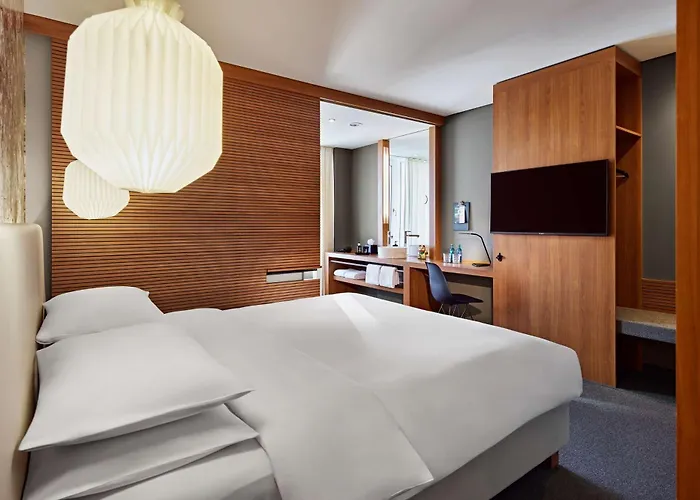 Me And Dusseldorf, By Hyatt Hotell Düsseldorf