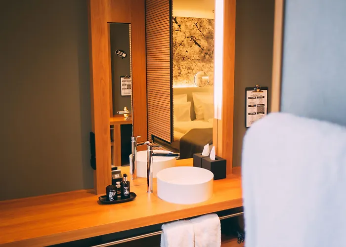 Me And Dusseldorf, By Hyatt 4*