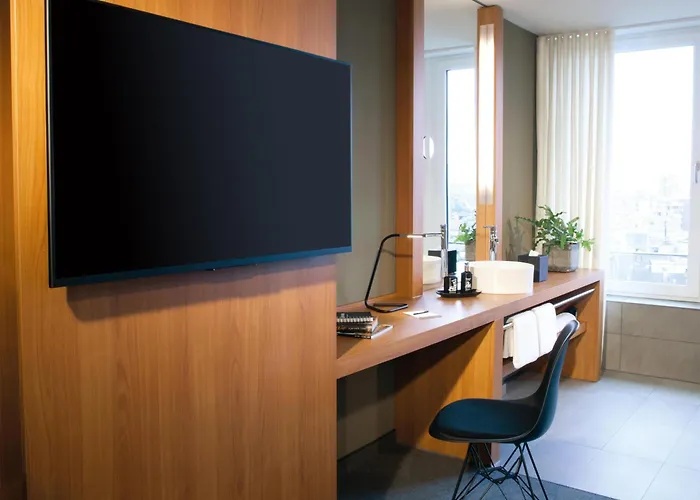 Me And Dusseldorf, By Hyatt 4*