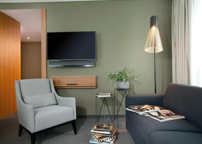 Hotel Me And Dusseldorf, By Hyatt 4*
