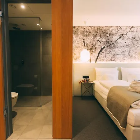 Me And Dusseldorf, By Hyatt 4*