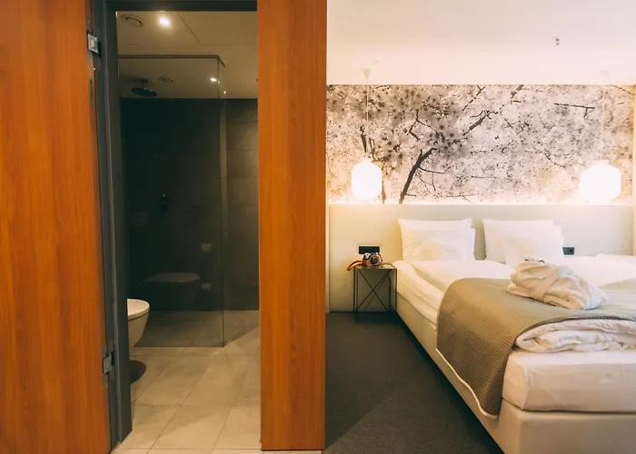 Me And Dusseldorf, By Hyatt 4*